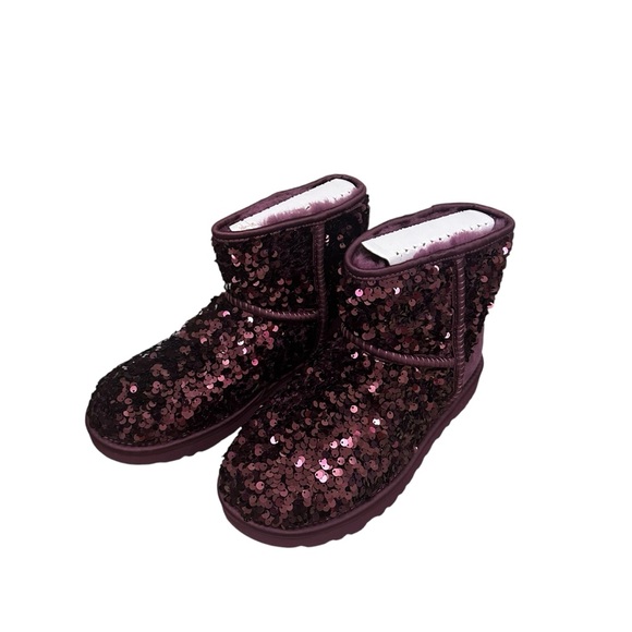 Women's UGG Classic Mini Chunky Sequin Boots Pinot Noir Size 6 BRAND NEW IN BOX - Picture 1 of 8